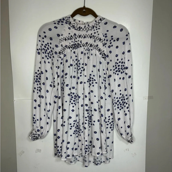Free People Top Women Small White Blue Smocked Long Sleeve Blouse Romantic Cute - Picture 7 of 14